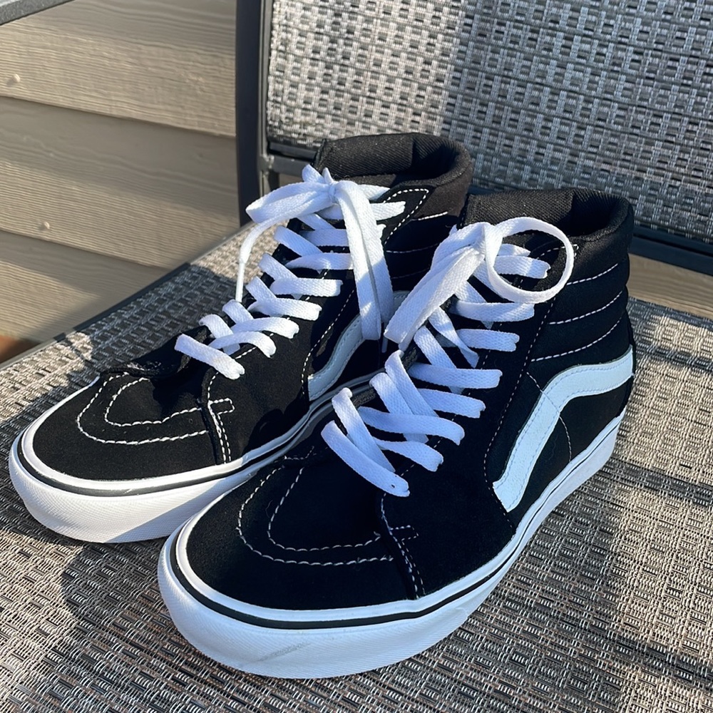 Vans SK8-Hi Black and White Womens Size 8.5, Men’s Size 7